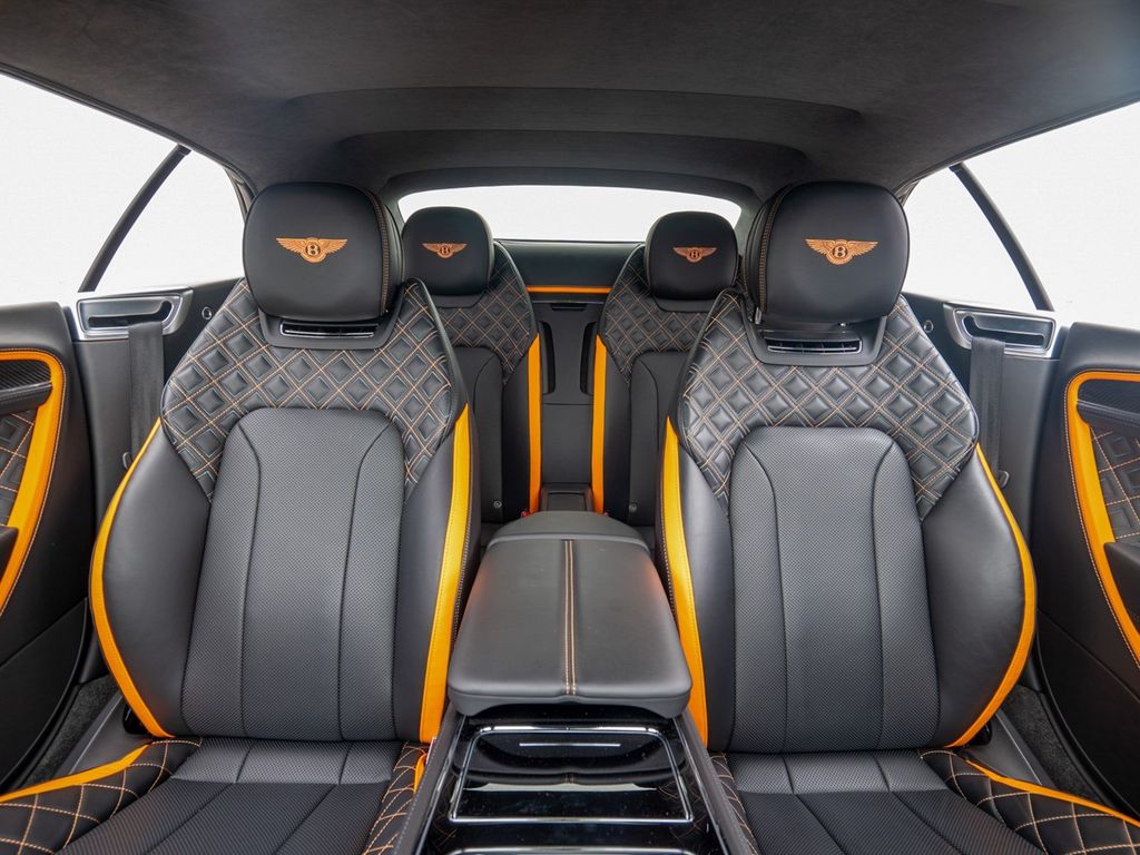 Bentley Continental GTC 2024