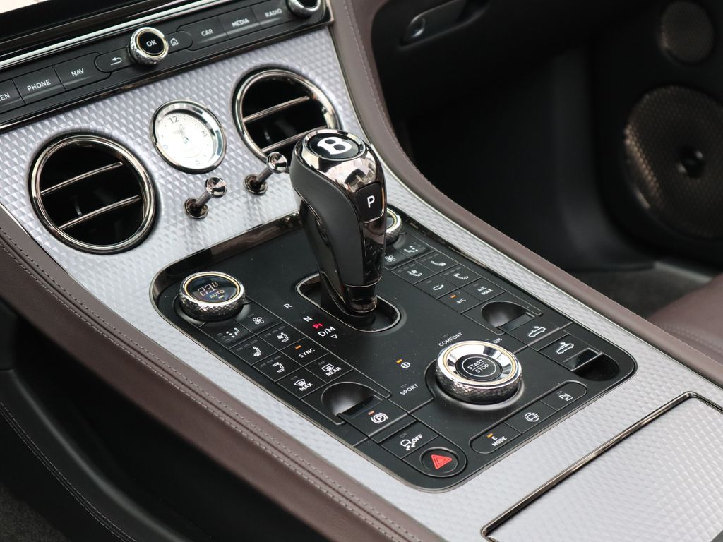 Bentley Continental GTC 2025