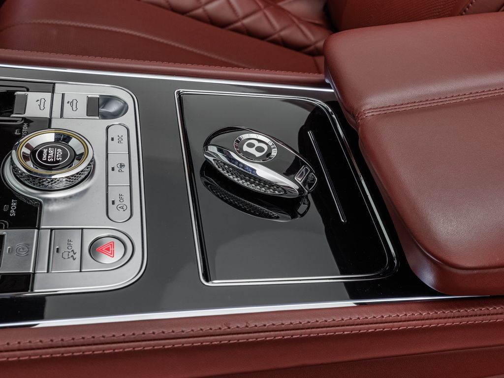 Bentley Continental GTC 2023