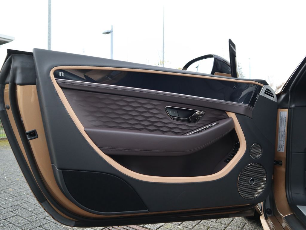 Bentley Continental GTC 2025