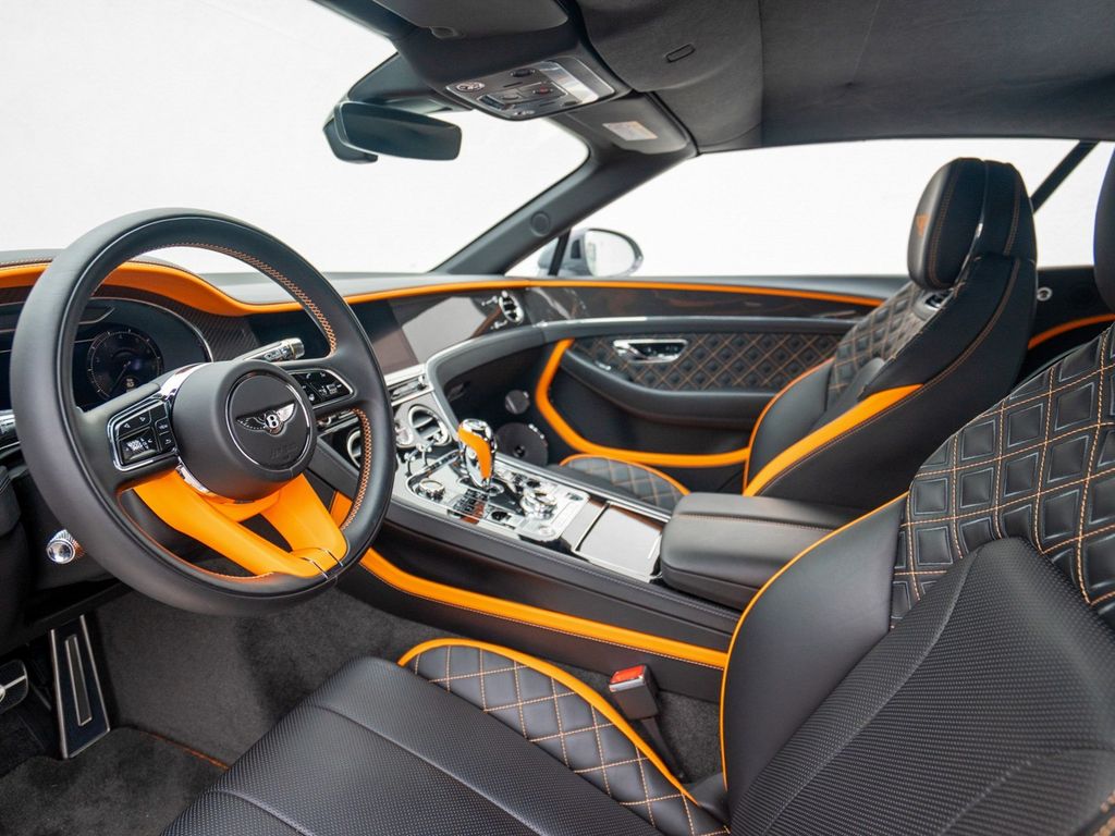 Bentley Continental GTC 2024