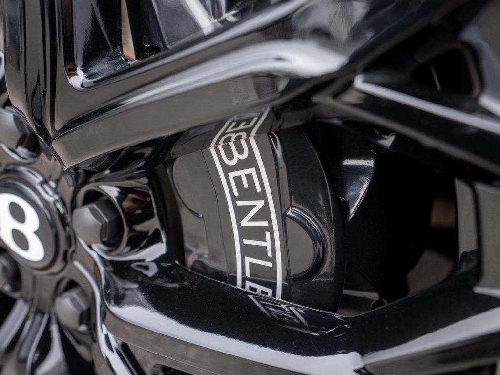 Bentley Continental GTC 2024