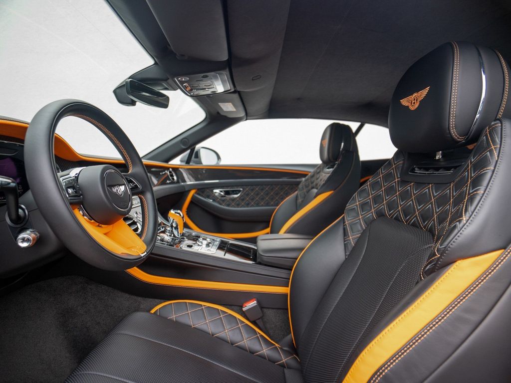 Bentley Continental GTC 2024