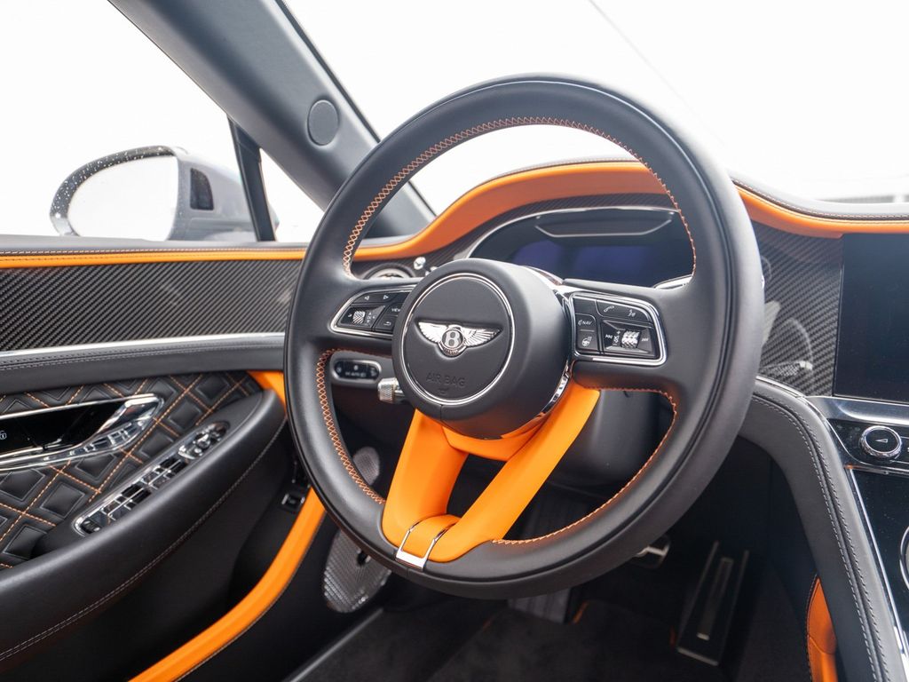 Bentley Continental GTC 2024