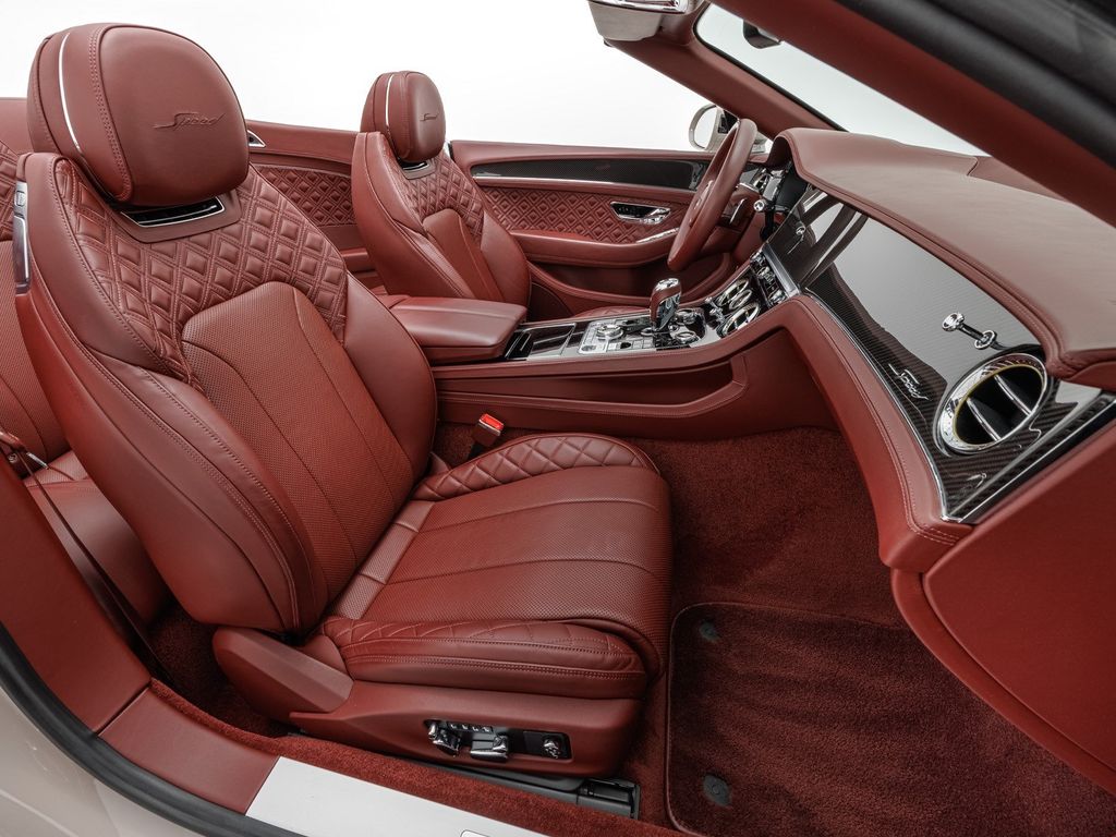 Bentley Continental GTC 2023