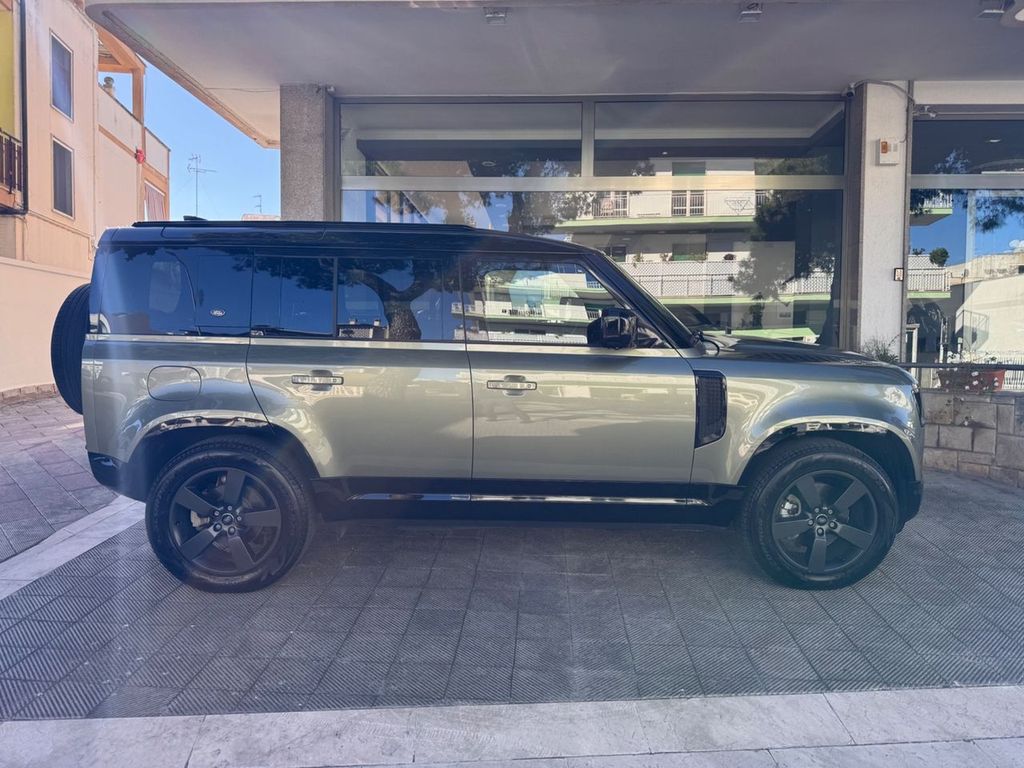 Land Rover Defender 2023