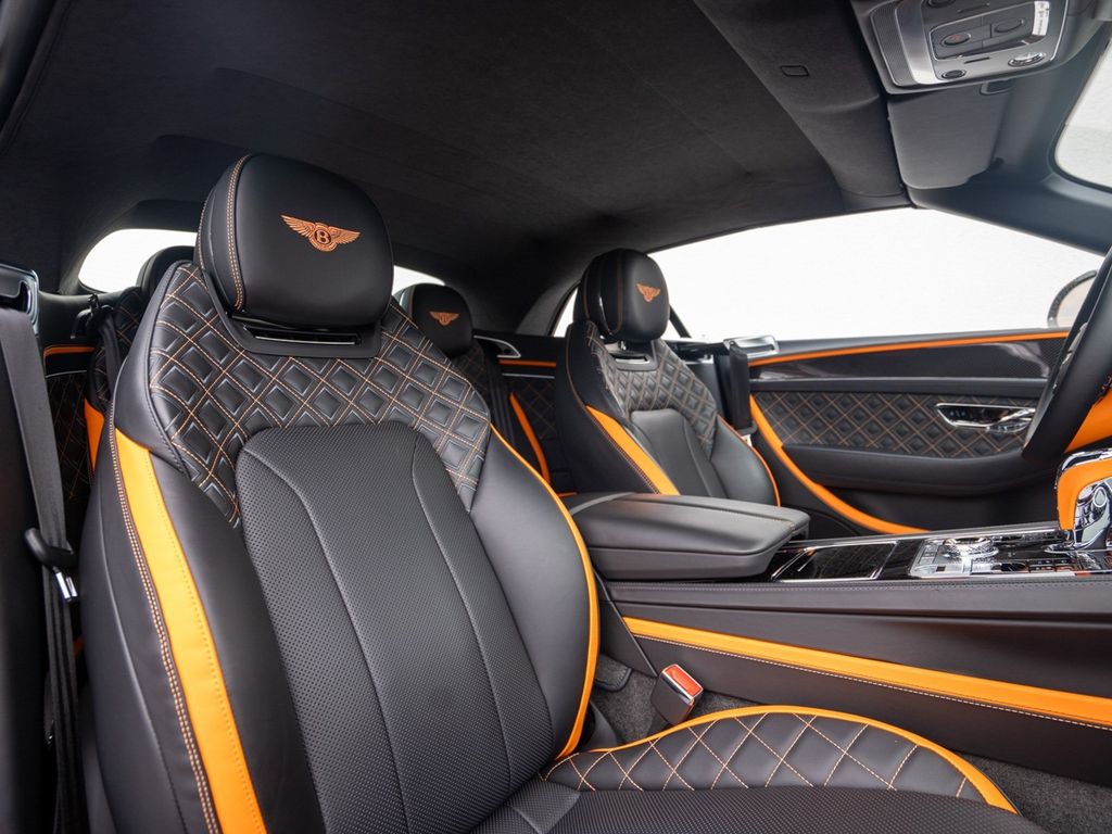 Bentley Continental GTC 2024