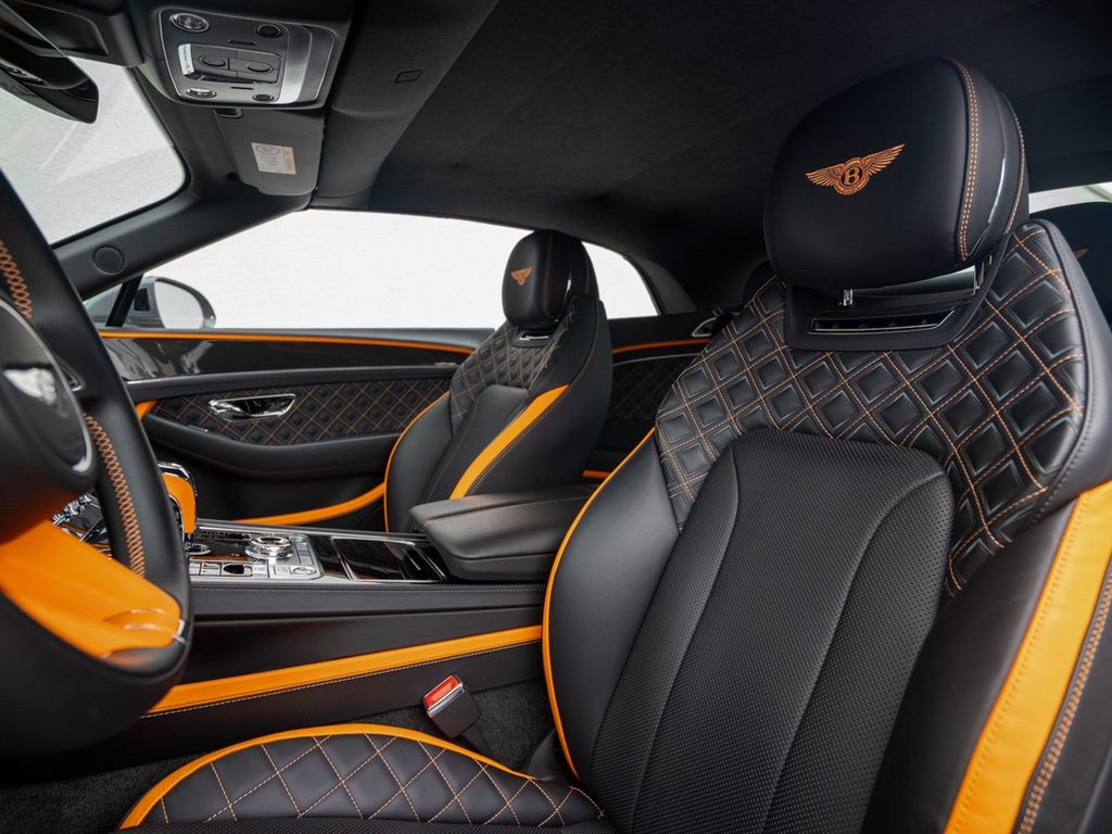 Bentley Continental GTC 2024
