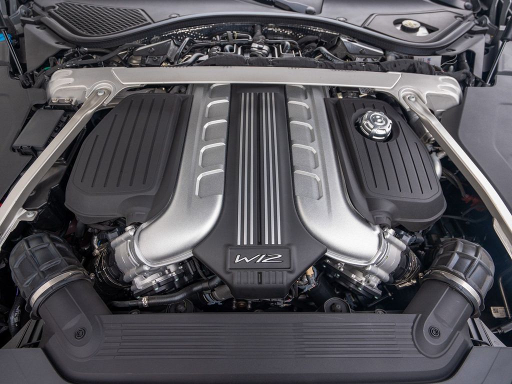 Bentley Continental GTC 2024