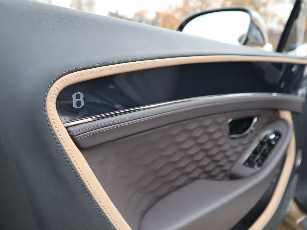 Bentley Continental GTC 2025