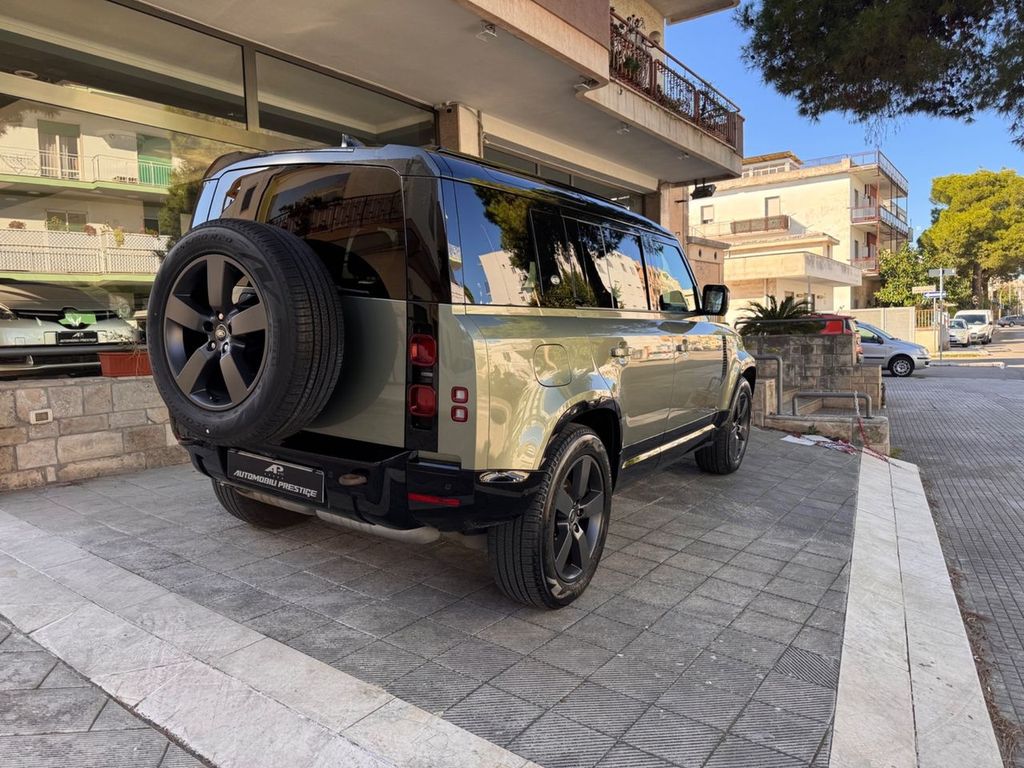 Land Rover Defender 2023