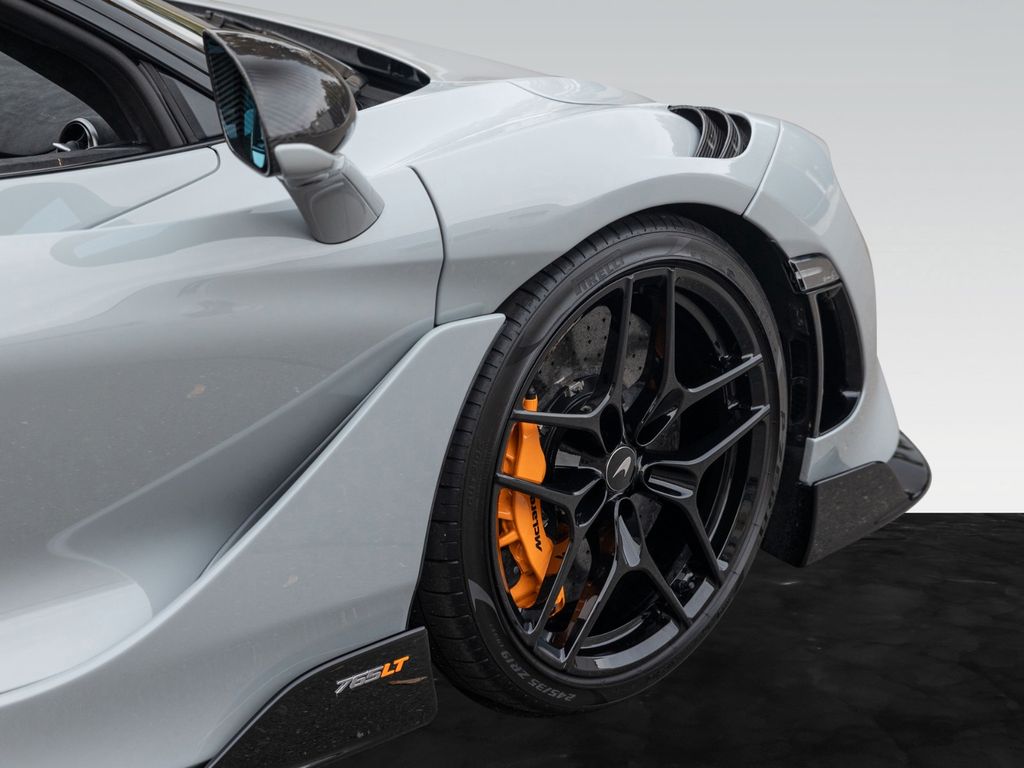 McLaren 765LT 2023