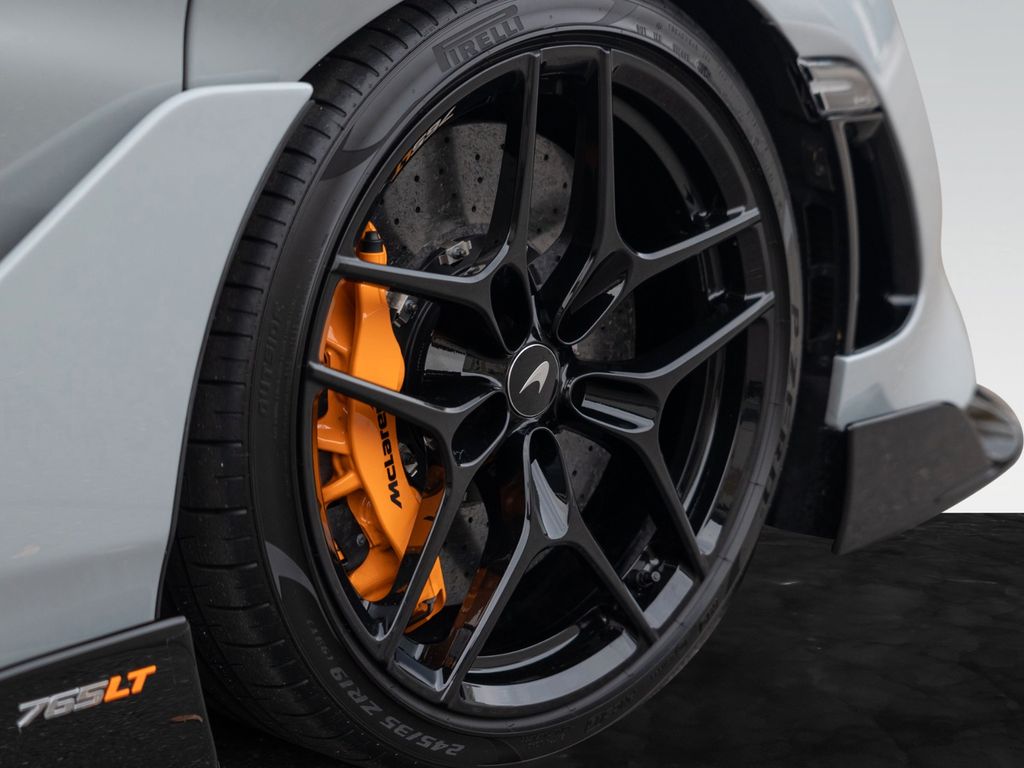 McLaren 765LT 2023