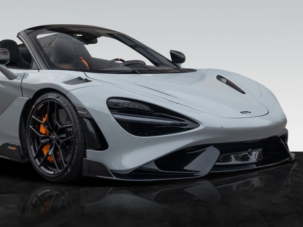 McLaren 765LT 2023