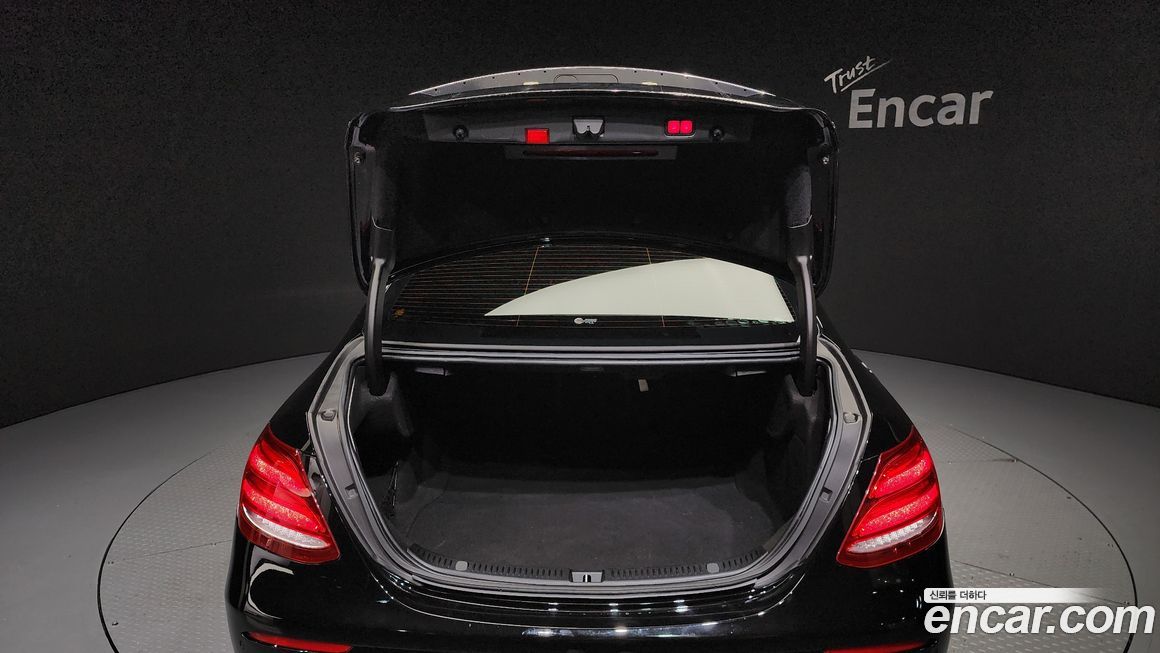 Mercedes-Benz E-Class 2020