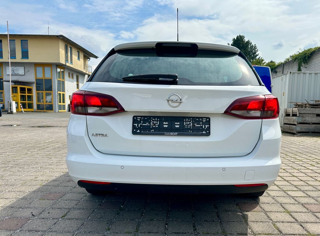 Opel Astra 2021