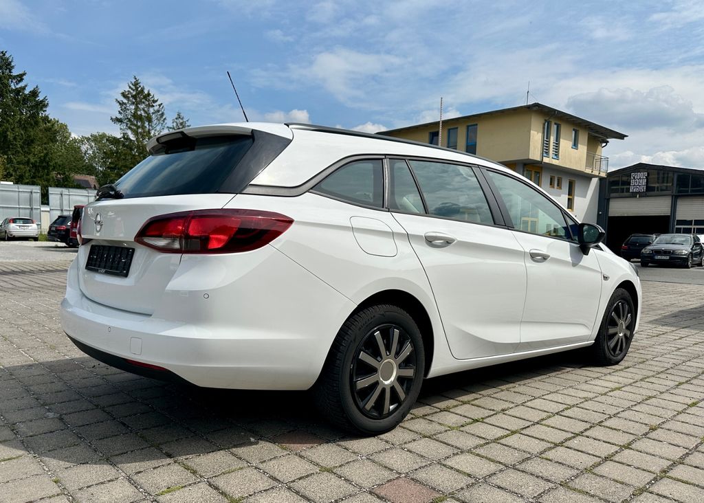 Opel Astra 2021
