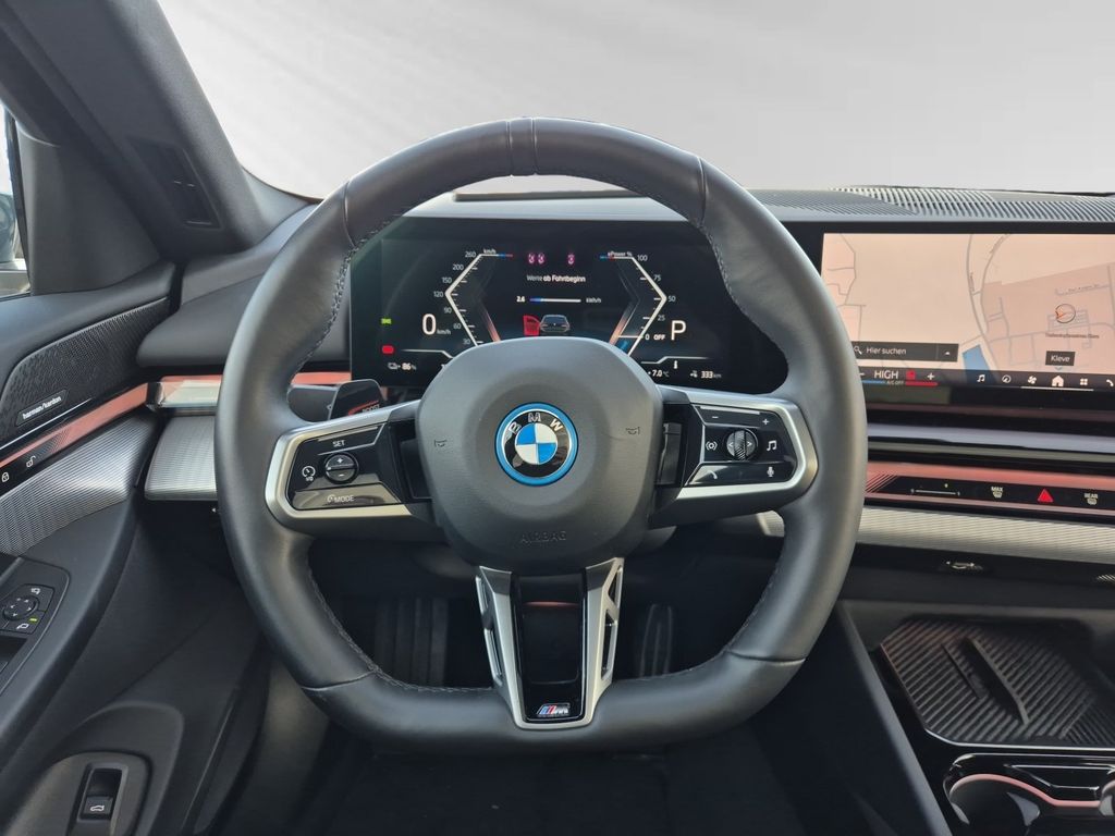 BMW i5 2025