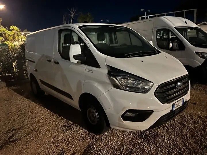 Ford Tourneo Custom 2021