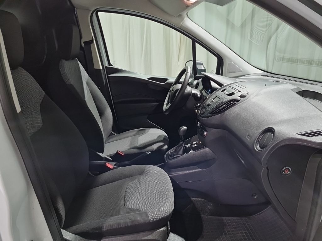 Ford Transit Courier 2021