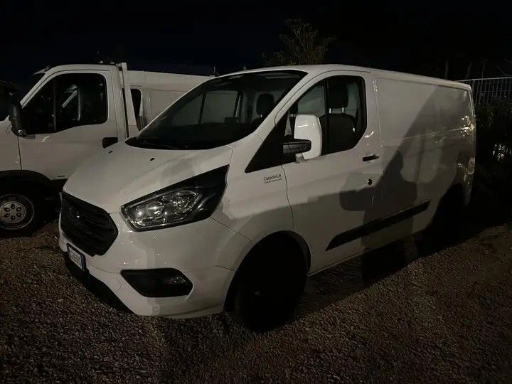 Ford Tourneo Custom 2021