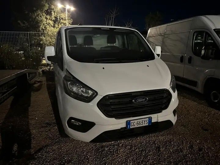 Ford Tourneo Custom 2021
