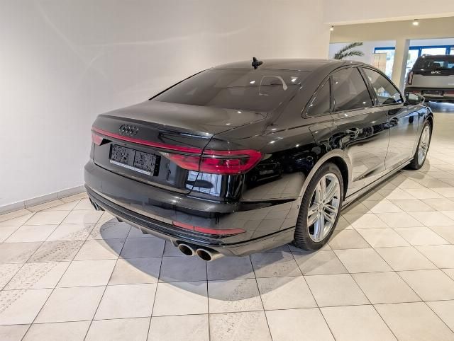 Audi S8 2021