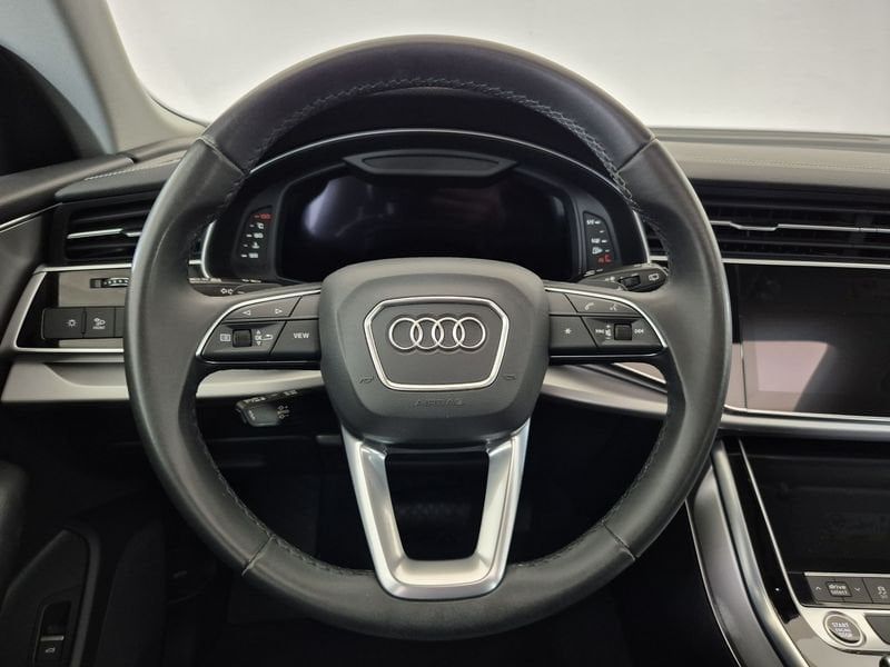 Audi Q8 2023