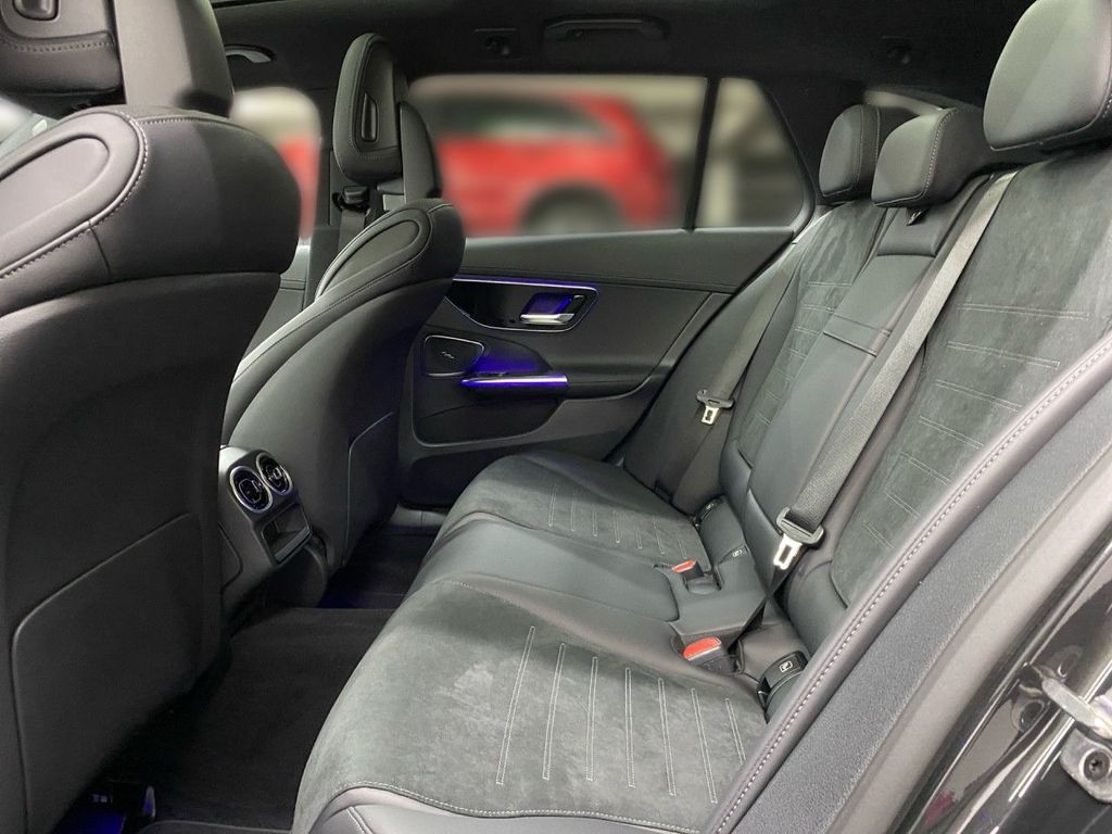 Mercedes-Benz C 300 2025