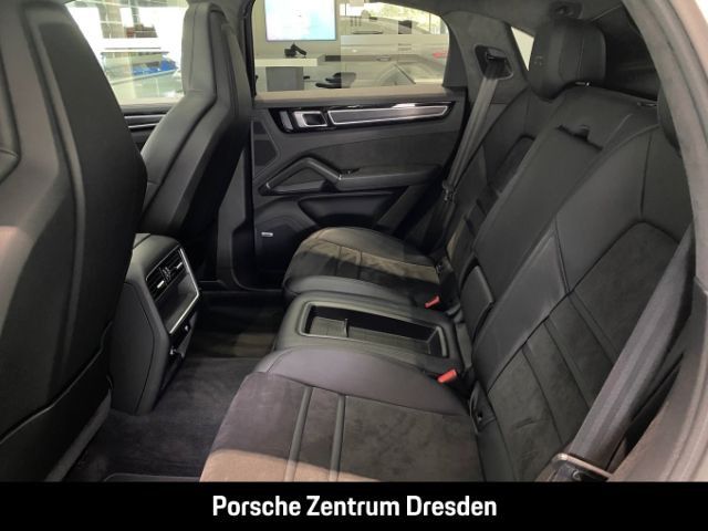 Porsche Cayenne 2022