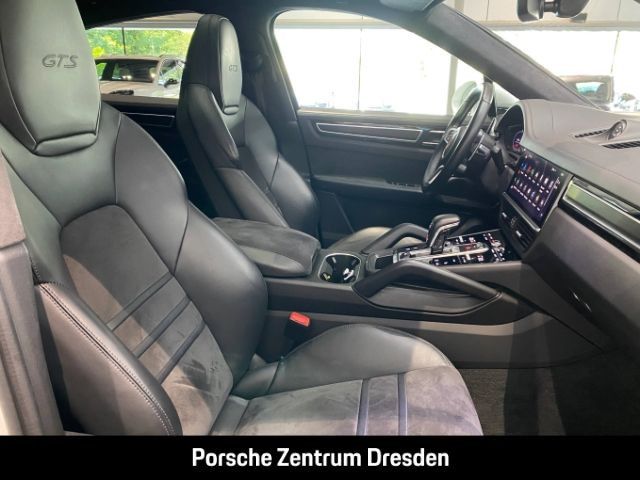 Porsche Cayenne 2022