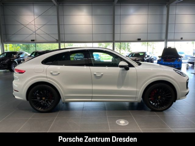 Porsche Cayenne 2022