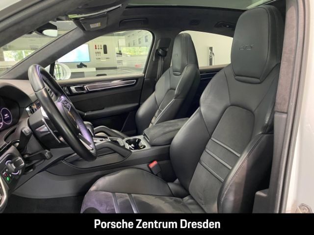 Porsche Cayenne 2022