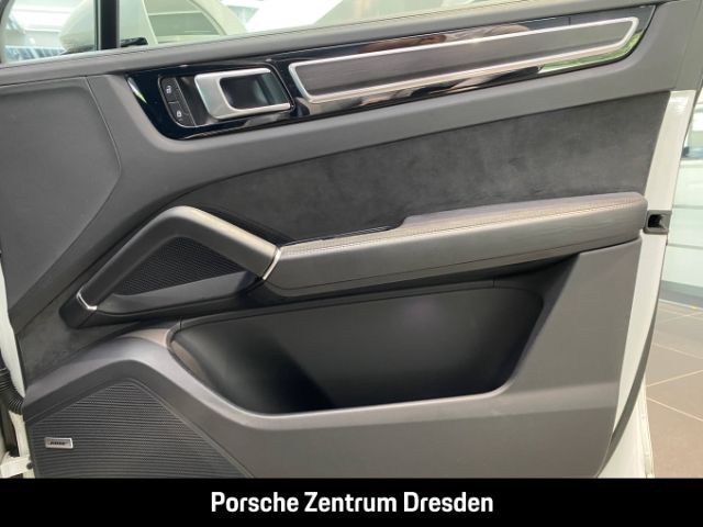Porsche Cayenne 2022