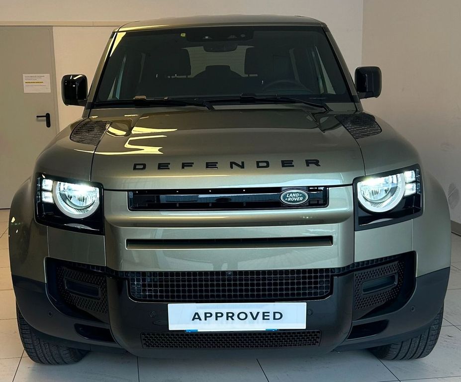 Land Rover Defender 2024