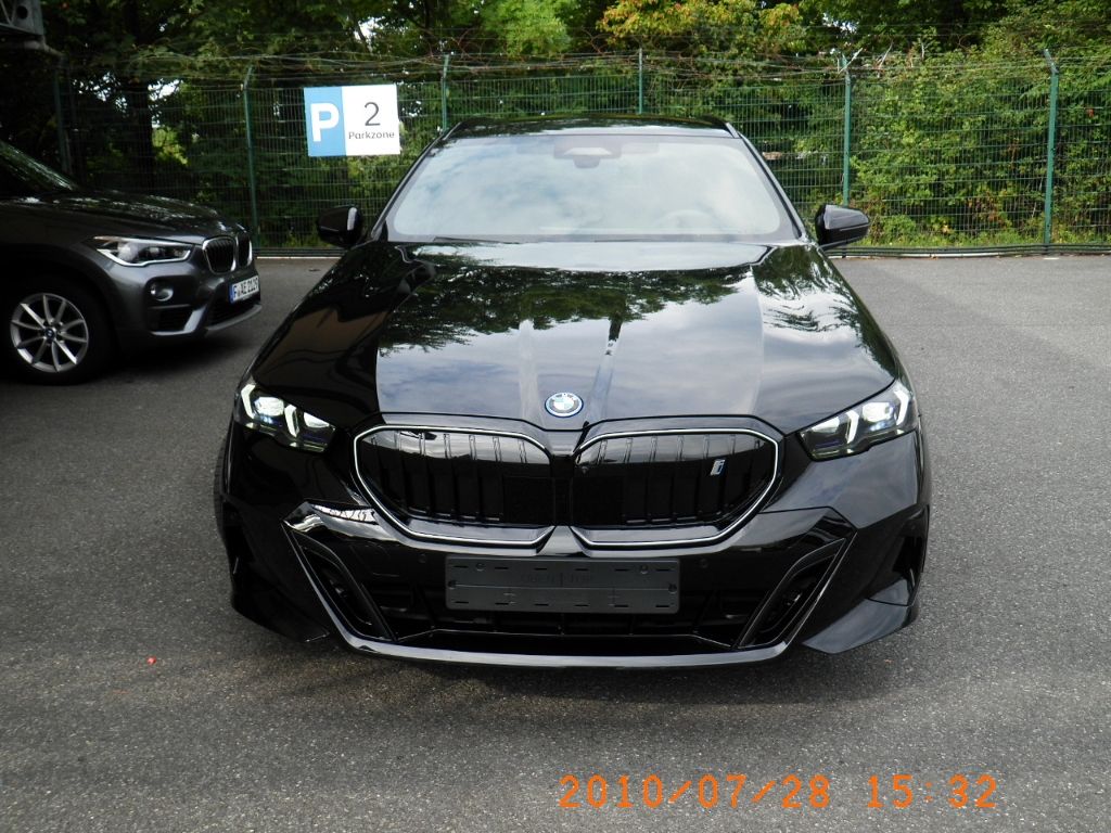 BMW i5 2025
