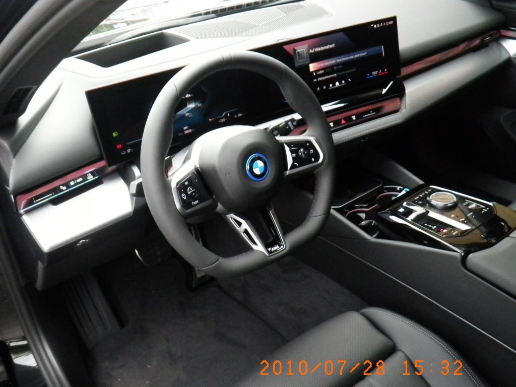 BMW i5 2025