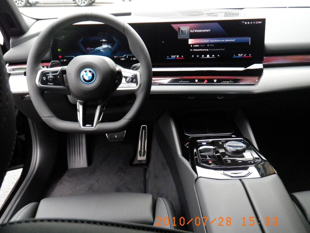 BMW i5 2025