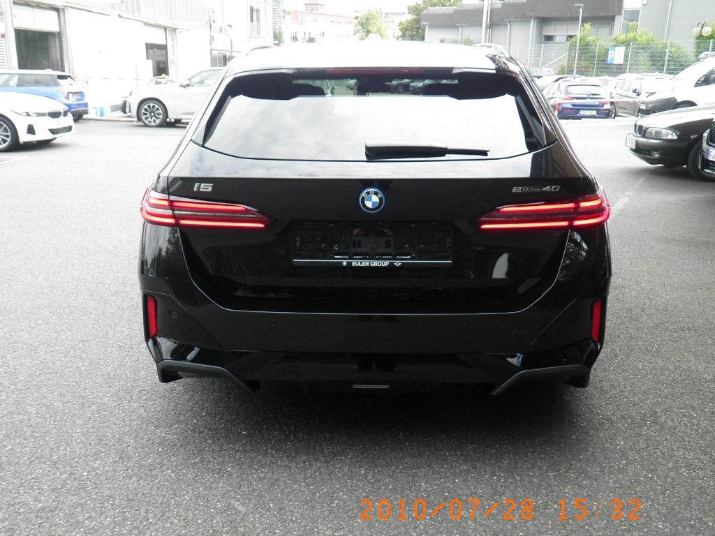 BMW i5 2025