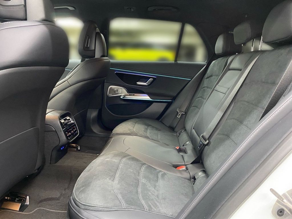 Mercedes-Benz E 300 2025