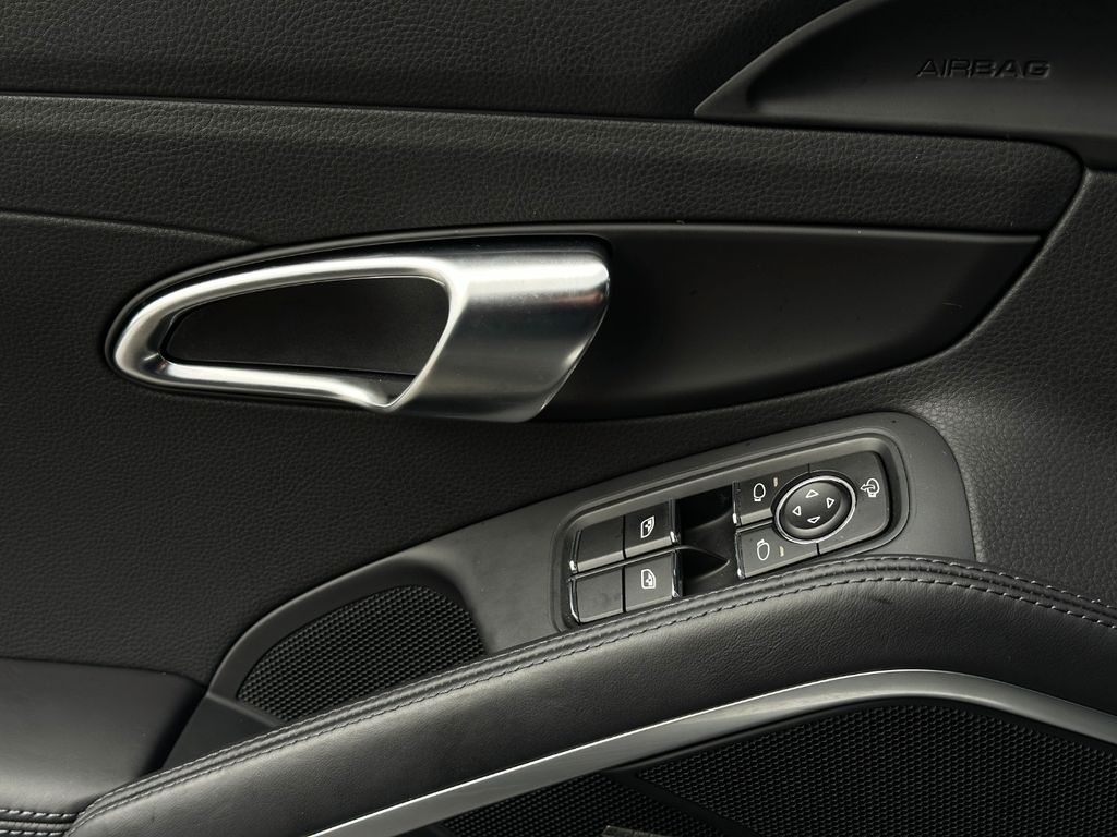 Porsche Boxster 2024