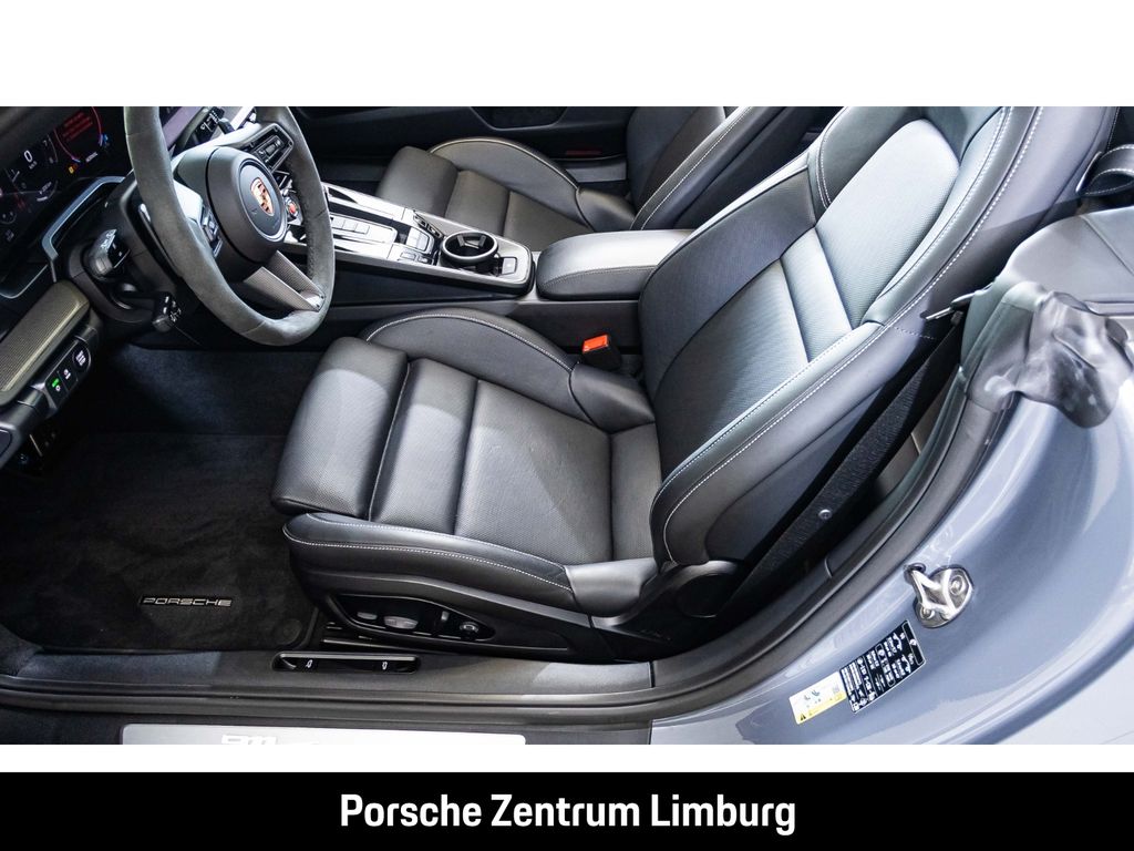 Porsche 992 2024