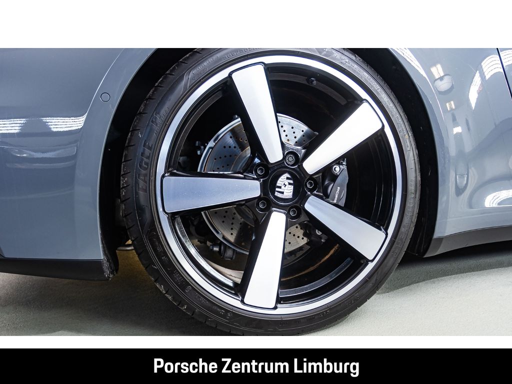 Porsche 992 2024