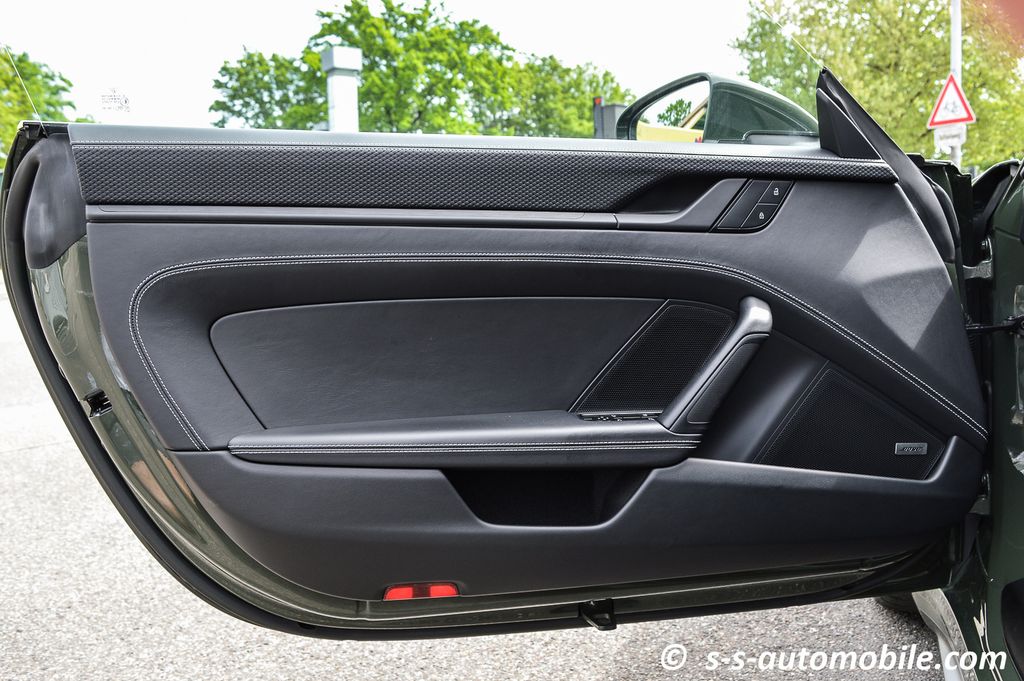 Porsche 992 2022