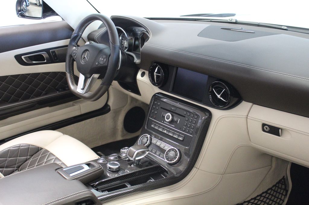 Mercedes-Benz SLS AMG 2013