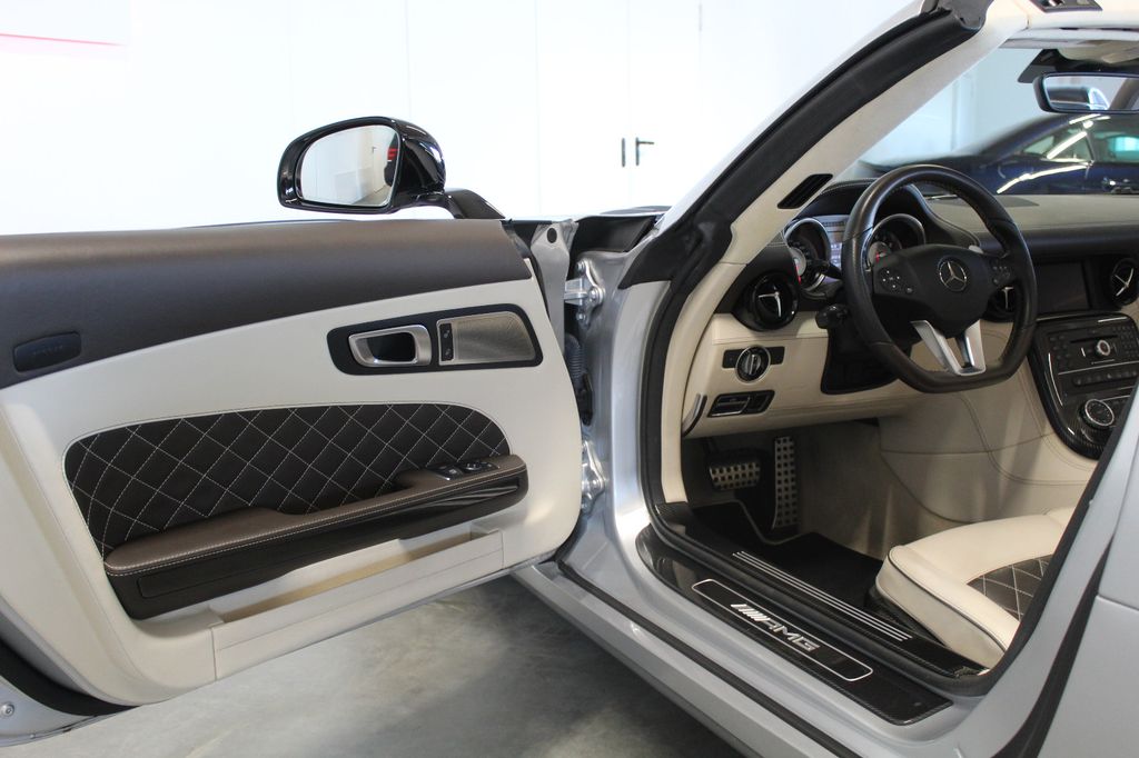 Mercedes-Benz SLS AMG 2013