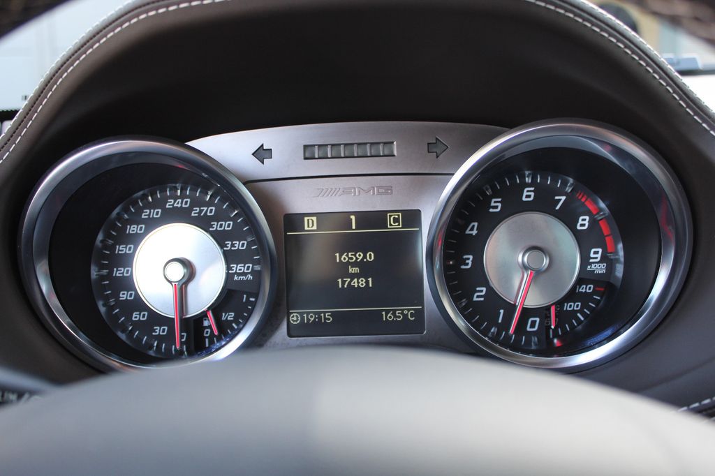 Mercedes-Benz SLS AMG 2013