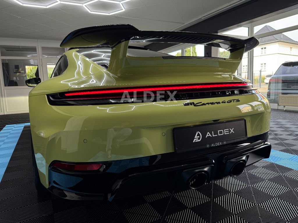 Porsche 992 2025