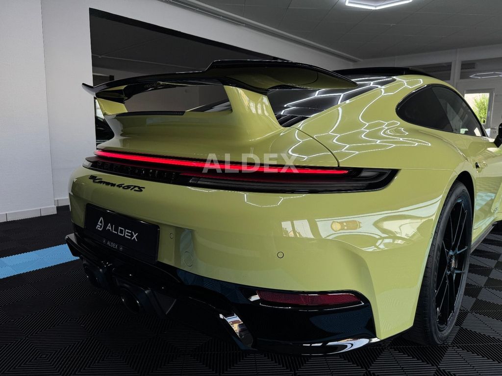 Porsche 992 2025