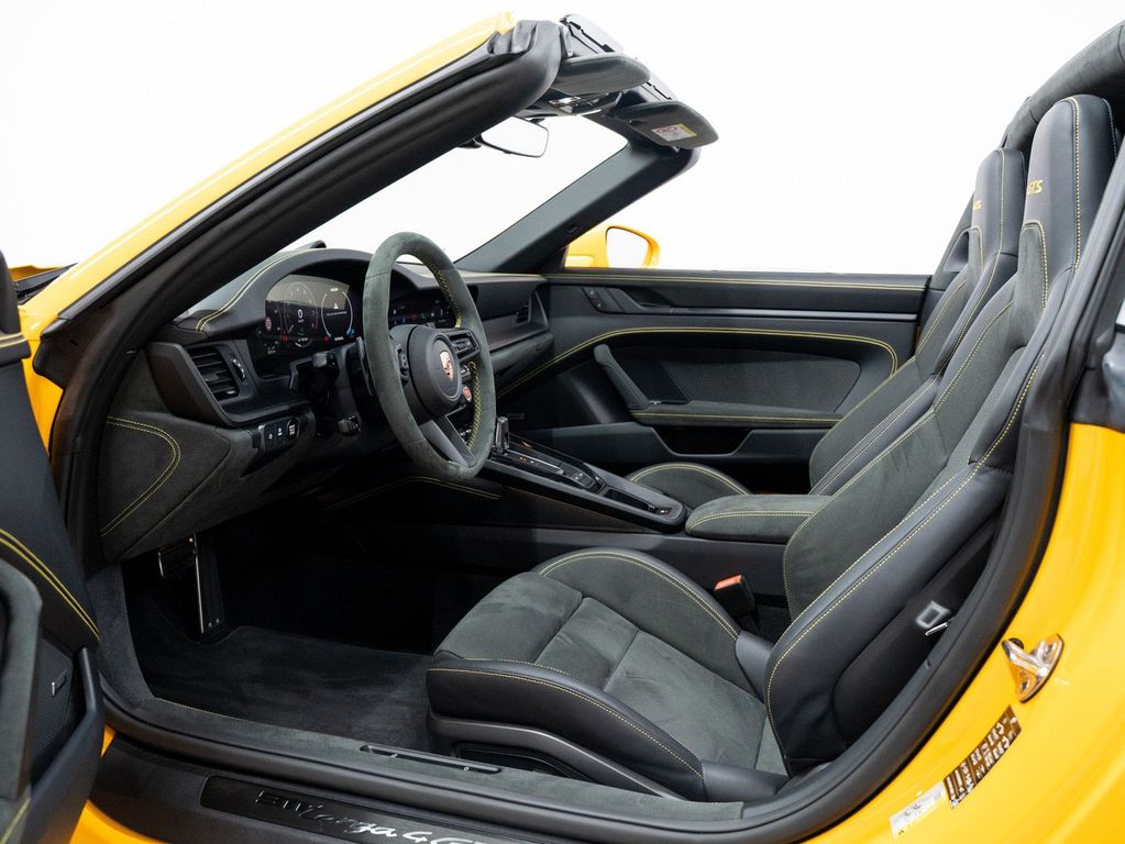 Porsche 992 2025